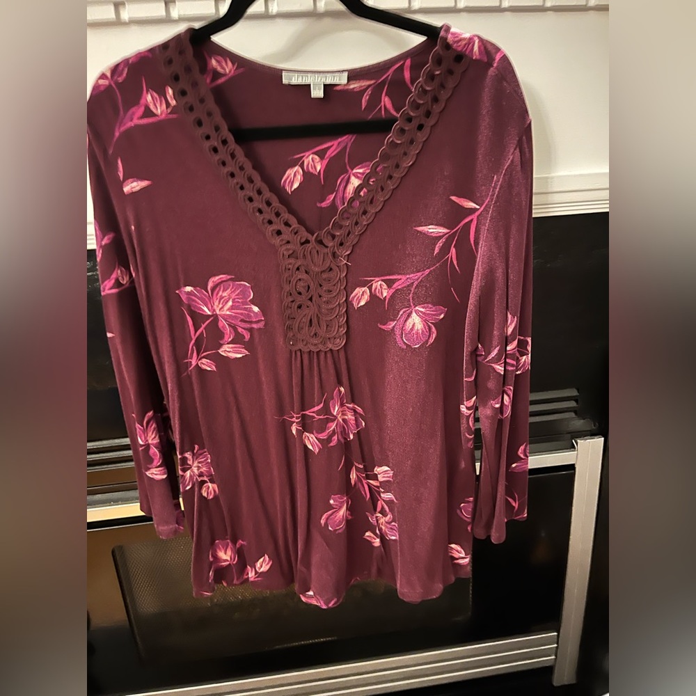 Women’s, shirt, danielrainn, Size L, Burgundy with a pattern